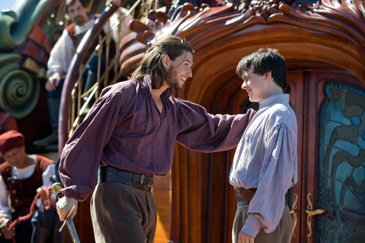 Skandar Keynes