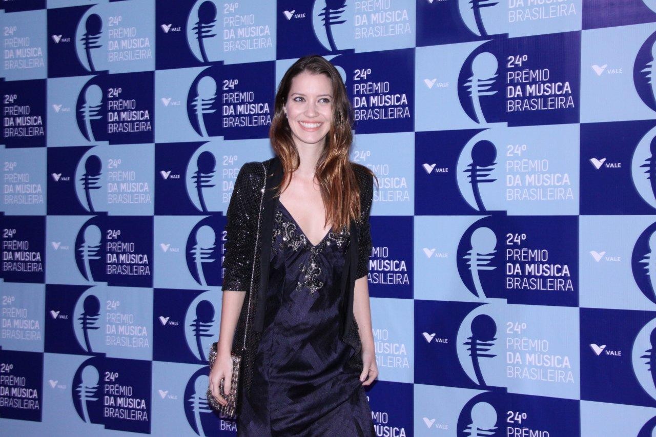 Nathalia Dill