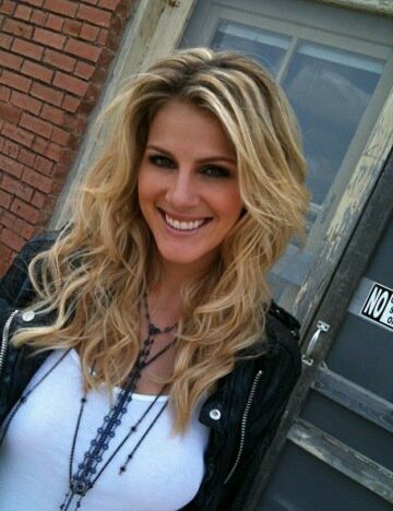 Jennifer Wayne
