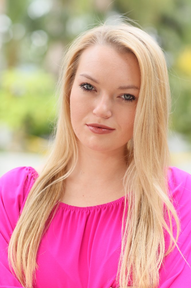 Kirsten Grace Hoge